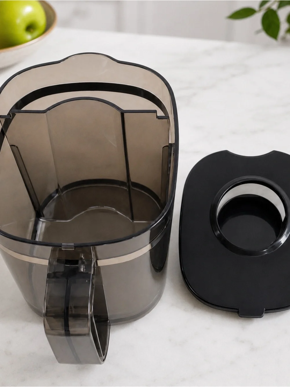 Cuisinart CJE-1000P1 1000 Watt 5 Speed  Juice Extractor Never Used